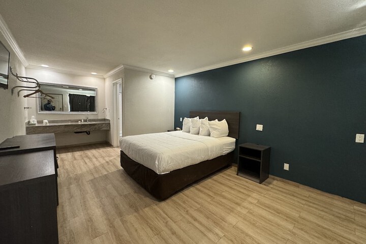 Room 8 of 20
