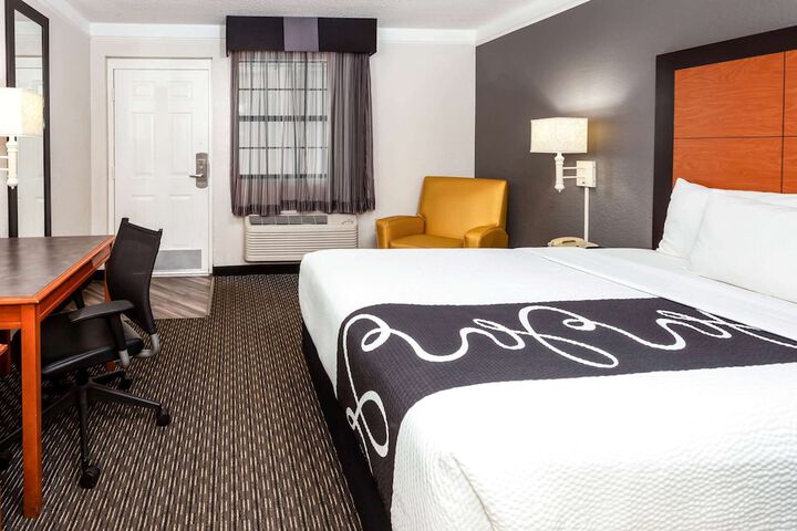 Room 25 of 65