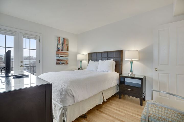 Room 4 of 19