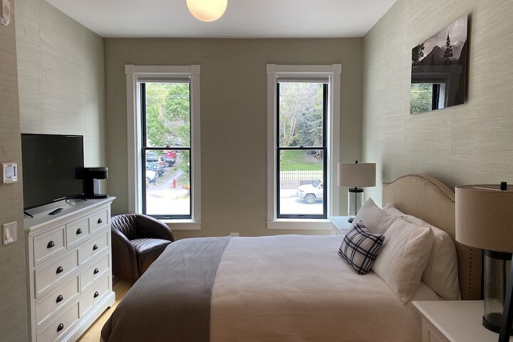 Room 7 of 12