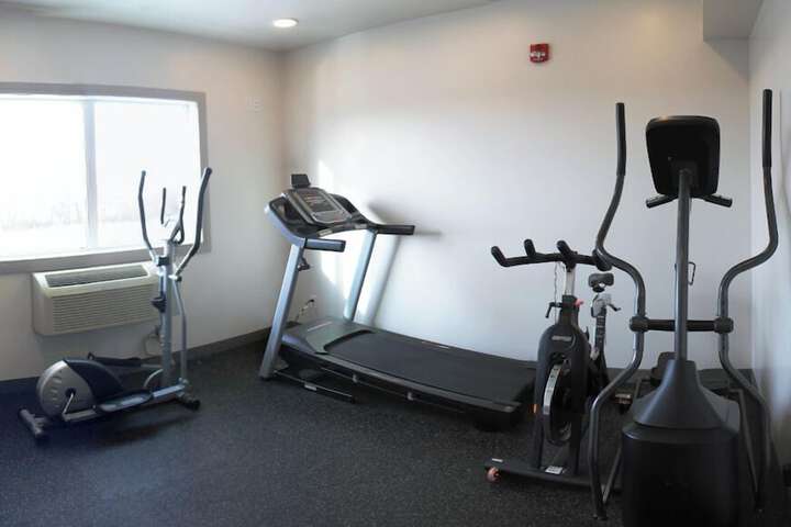 Roadhouse 52 Inn & Suites