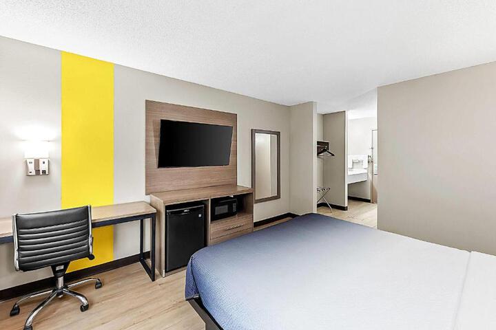 Super 8 by Wyndham Marston