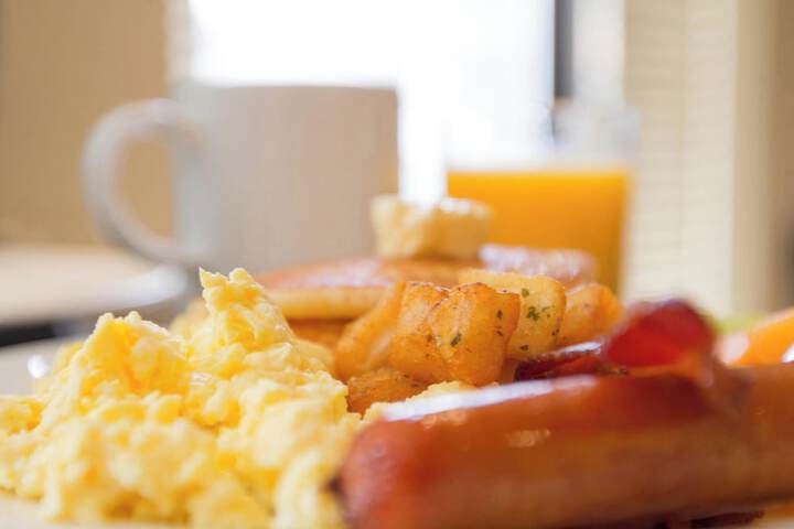 Breakfast/Coffee Service 34 of 38