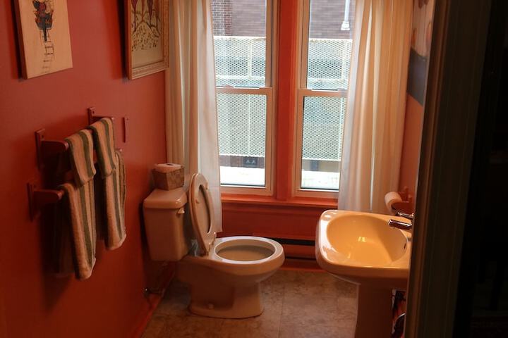 Room 34 of 51
