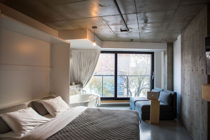 Room 48 of 91