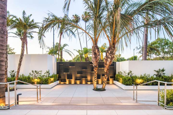 The Beverly Hilton