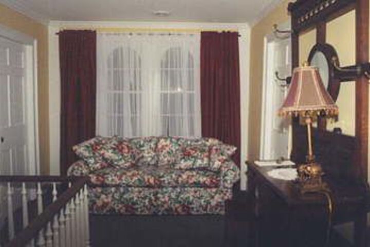 Monier Manor