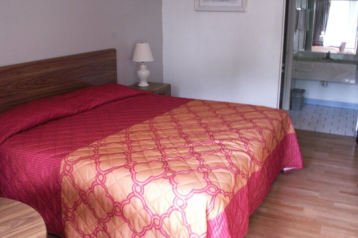 Room 14 of 16