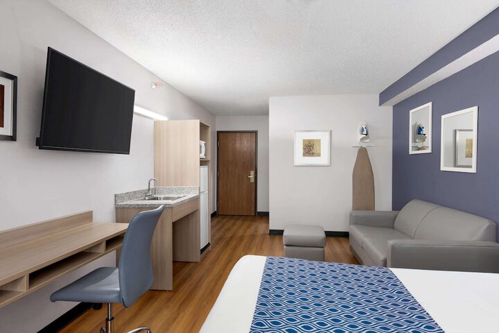 Room 22 of 34