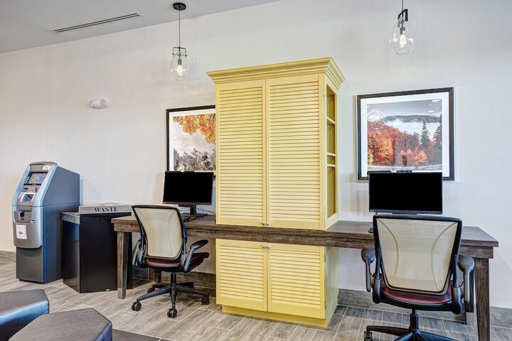 Business Center 21 of 21