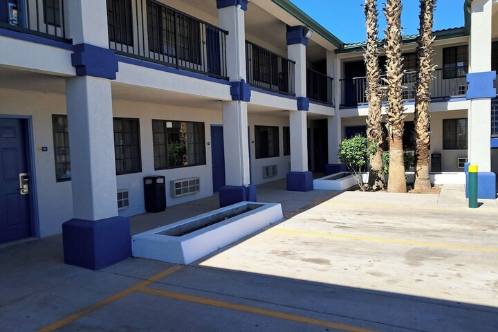 Days Inn by Wyndham Safford AZ
