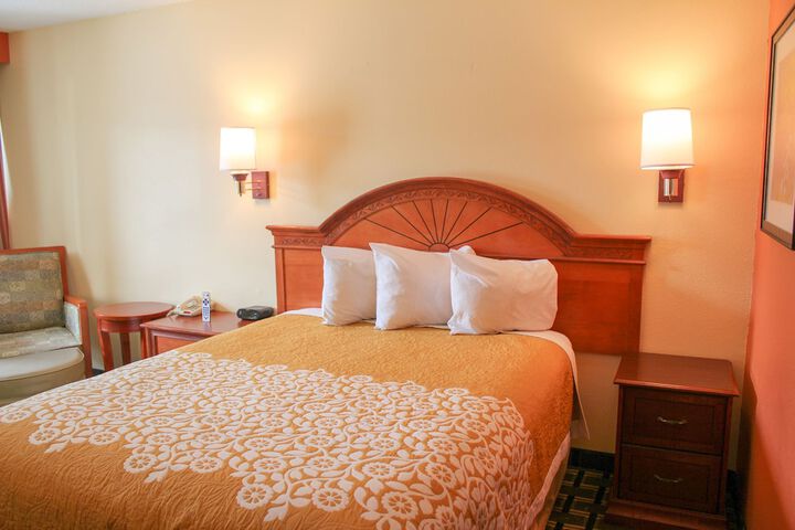 Room 5 of 12