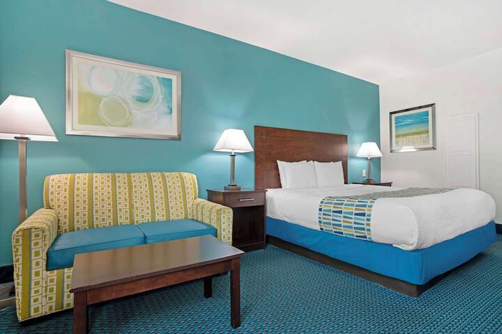 Room 20 of 38