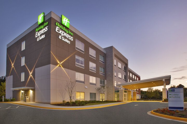 Holiday Inn Express & Suites South Hill by IHG