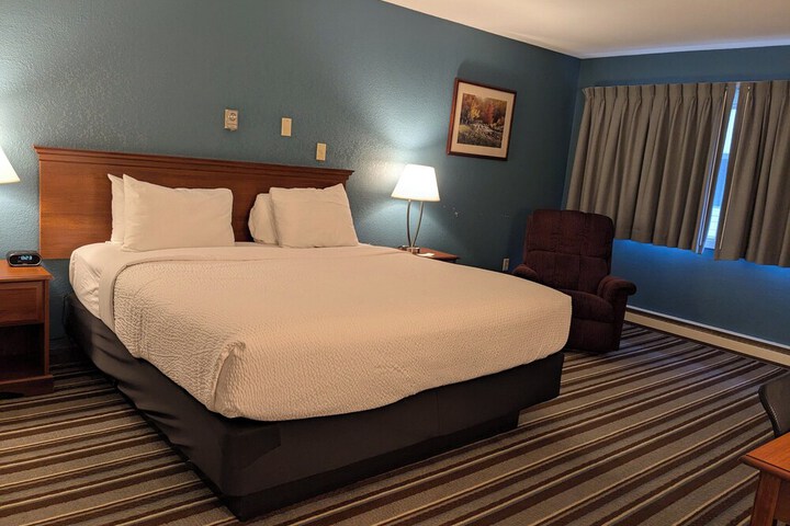 Magnuson Hotel Copper Crown