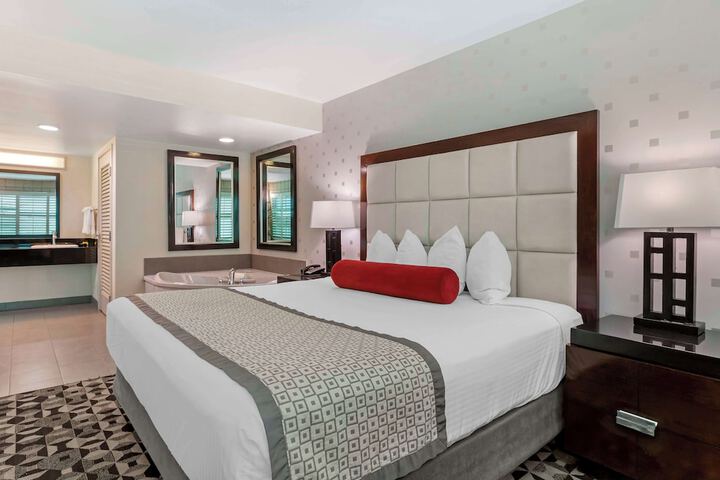 Room 15 of 43