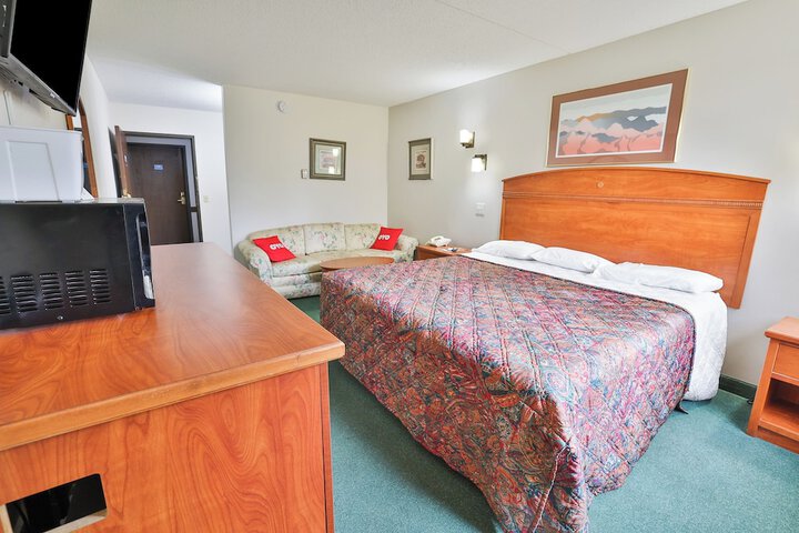 OYO Hotel Pipestone MN Canterbury Park