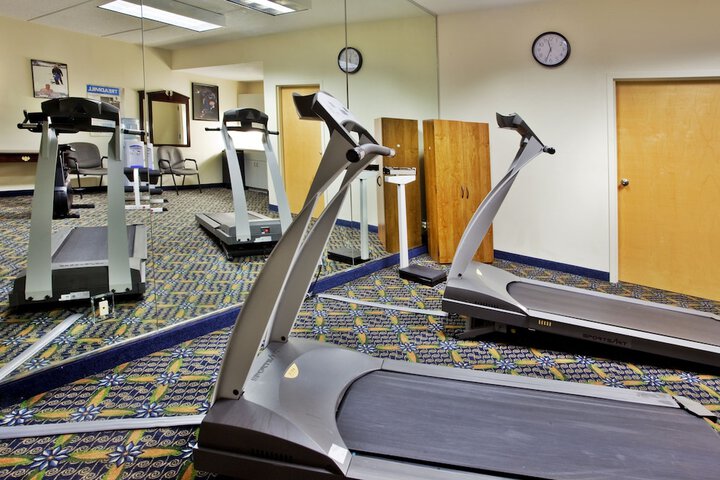 Holiday Inn Express Hotel & Suites by IHG