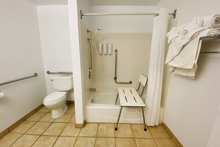 Room 40 of 72