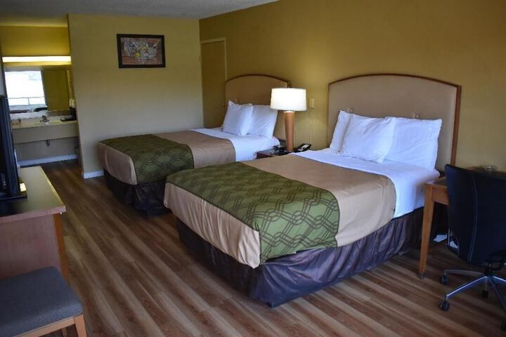 Room 11 of 25