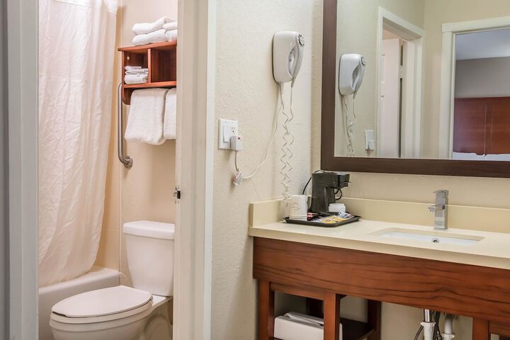 Room 21 of 43