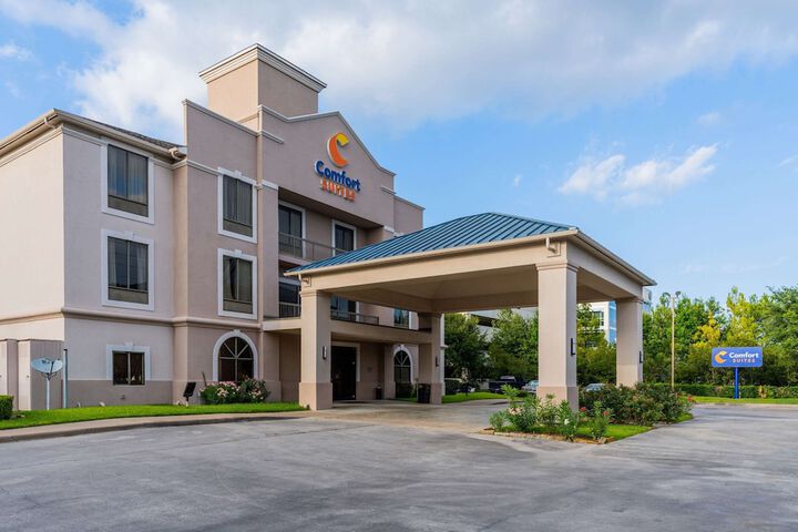 Hotel 4 of 105