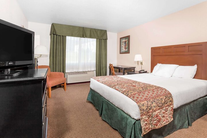 Room 6 of 35