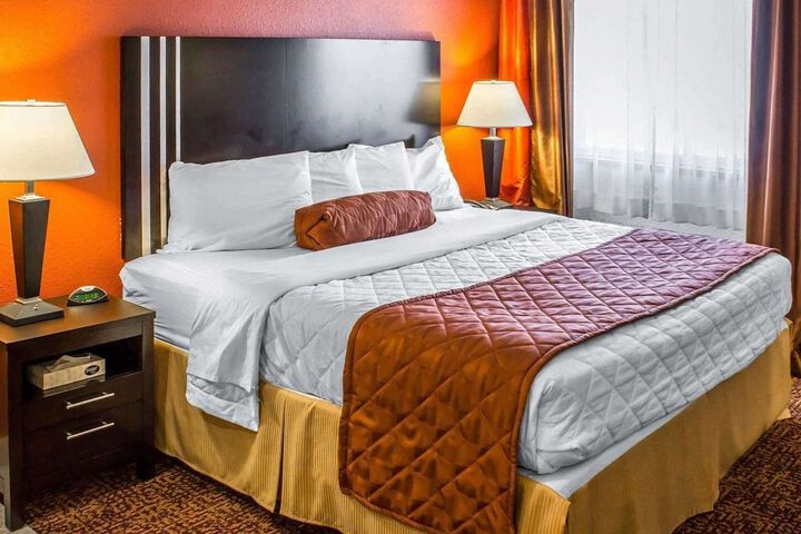 Room 10 of 27