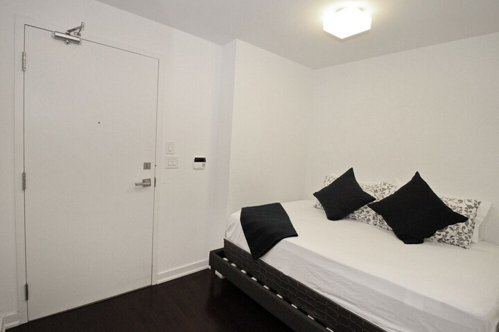 Room 42 of 47