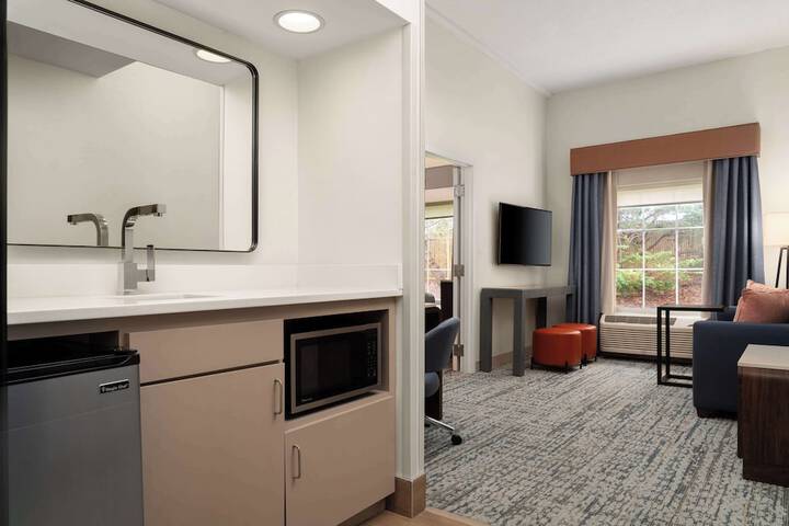 Room 26 of 33