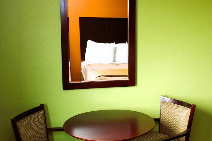 Room 16 of 27