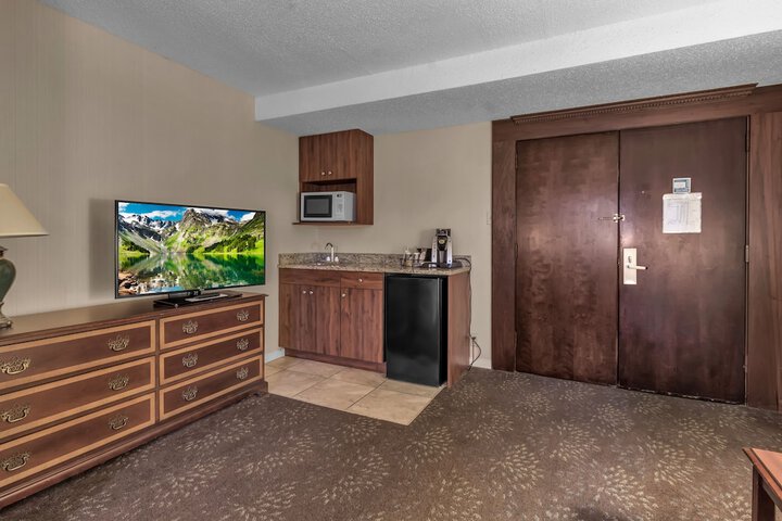 Room 17 of 39