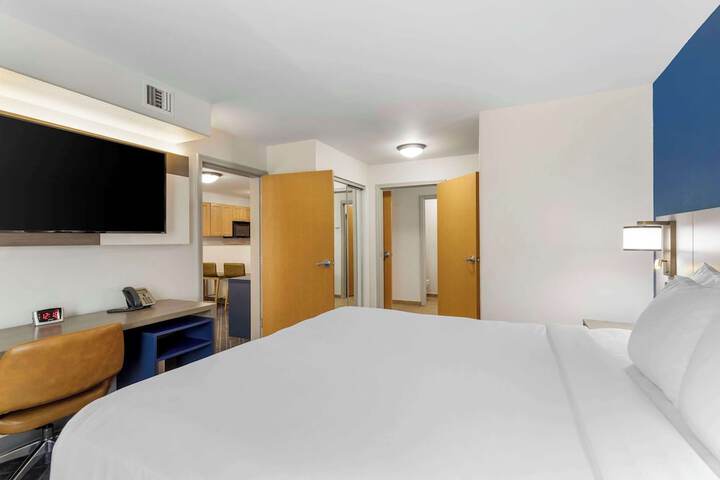 Room 13 of 34