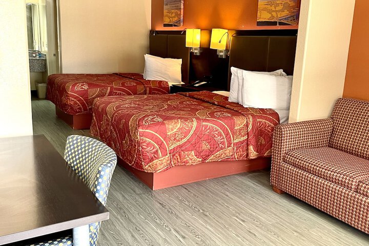 Luxury Inn & Suites Liberty