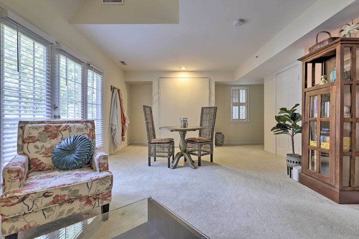 Lovely Norwich Villa on Golf Course w / Amenities!