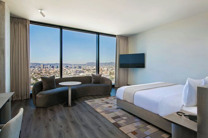 Room 37 of 104