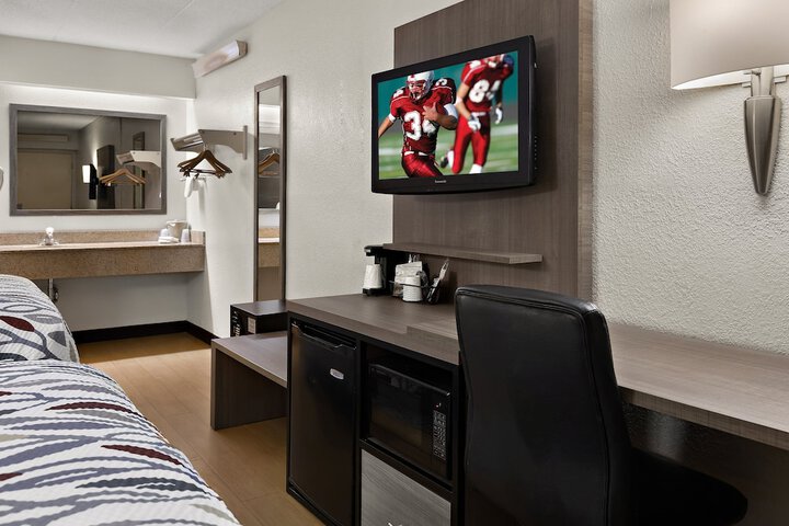 Room 33 of 35