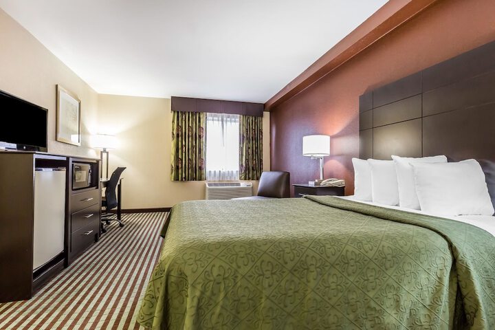 Room 5 of 28