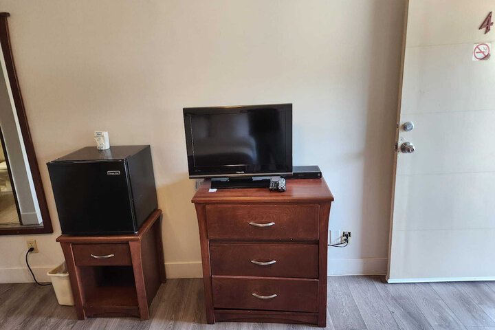 Room 13 of 16