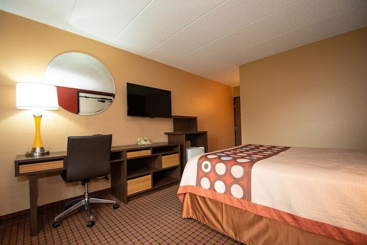 Room 12 of 35