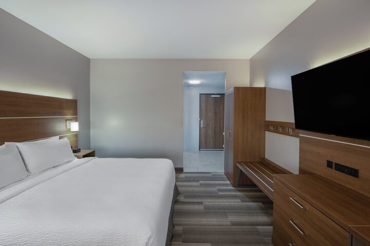 Holiday Inn Express & Suites Gilbert Mesa Gateway Airport by IHG