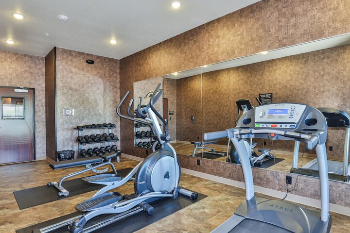 Cobblestone Hotel & Suites - Rhinelander
