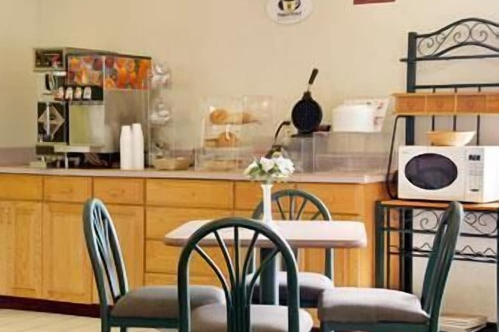 Breakfast/Coffee Service 28 of 31