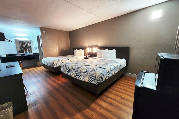 Room 33 of 41