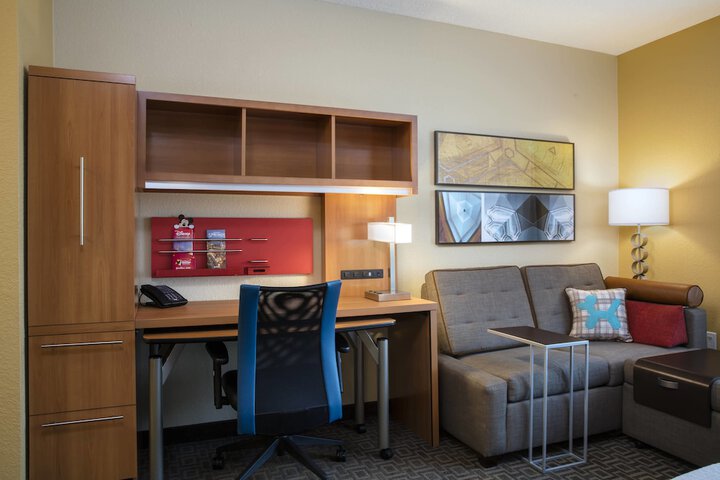 Room 18 of 51