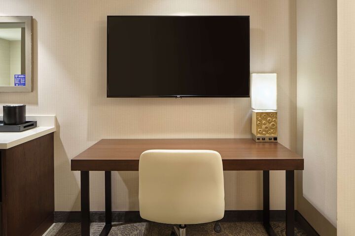 Room 34 of 85