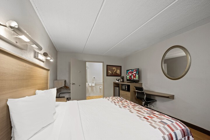 Room 11 of 24