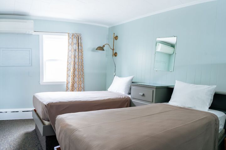 Room 21 of 38