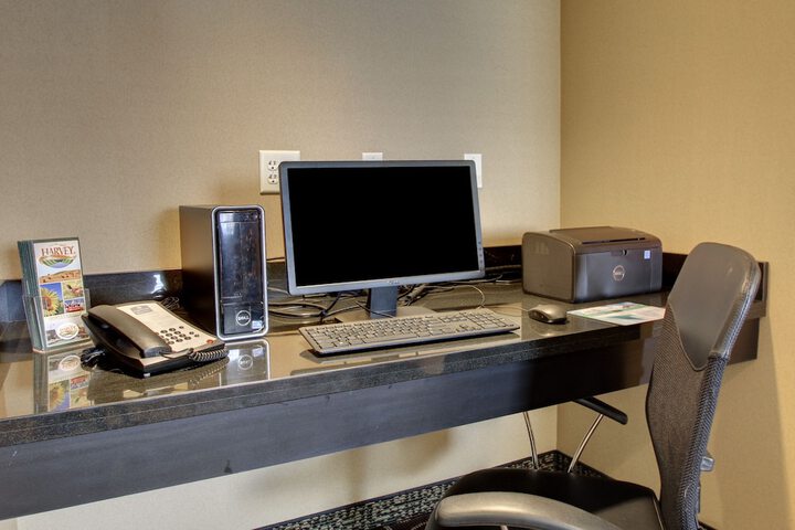 Business Center 44 of 45