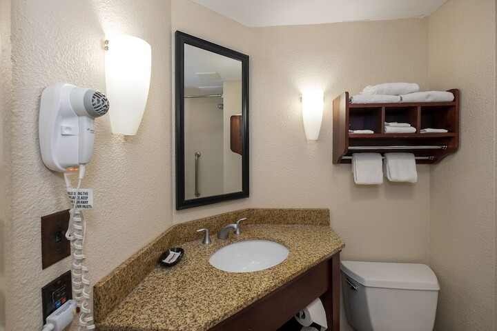 Room 11 of 31